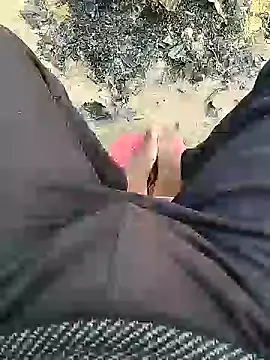 Snapshot of bigh96dik chatting on December 3, 3:30 am bigh96dik online show from December 3, 3:30 am