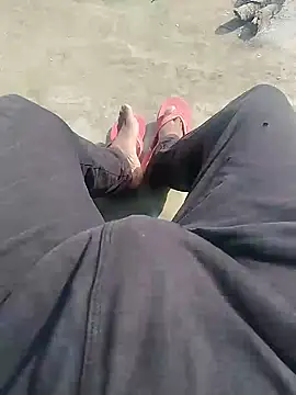 Snapshot of bigh96dik chatting on December 27, 4:58 am bigh96dik online show from December 27, 4:58 am