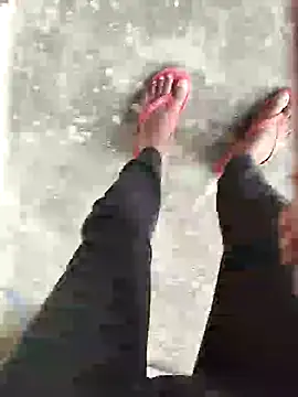 Snapshot of bigh96dik chatting on December 31, 8:04 am bigh96dik online show from December 31, 8:04 am