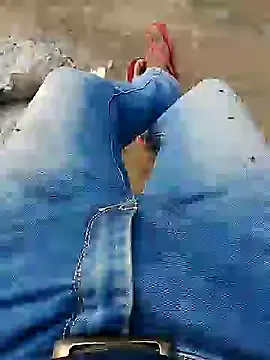 Snapshot of bigh96dik chatting on January 25, 8:31 am bigh96dik online show from January 25, 8:31 am