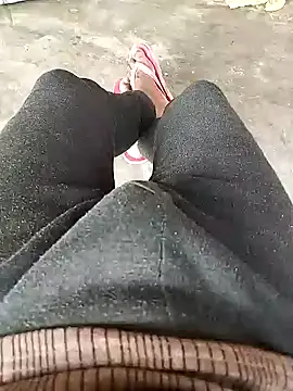 Snapshot of bigh96dik chatting on February 1, 7:15 am bigh96dik online show from February 1, 7:15 am