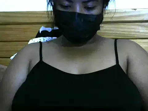Snapshot of Artinah22 chatting on February 18, 2:49 am Artinah22 online show from February 18, 2:49 am