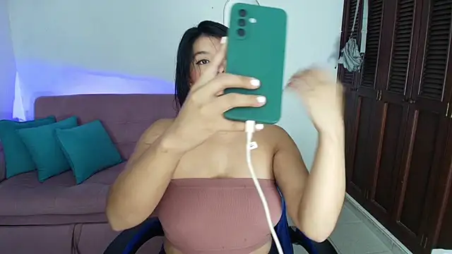 Julieta Sandia online show from February 8, 1:53 am