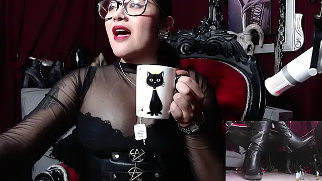 Snapshot of MeGoddesSara chatting on January 4, 3:18 am MeGoddesSara online show from January 4, 3:18 am