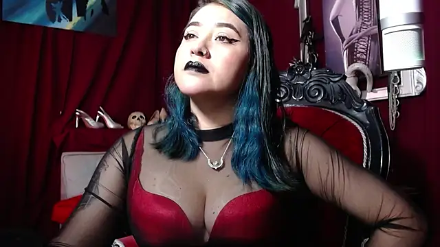 Snapshot of MeGoddesSara chatting on March 5, 10:43 pm MeGoddesSara online show from March 5, 10:43 pm