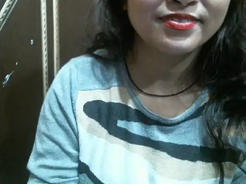 Snapshot of UrsMansi chatting on December 3, 4:25 am UrsMansi online show from December 3, 4:25 am