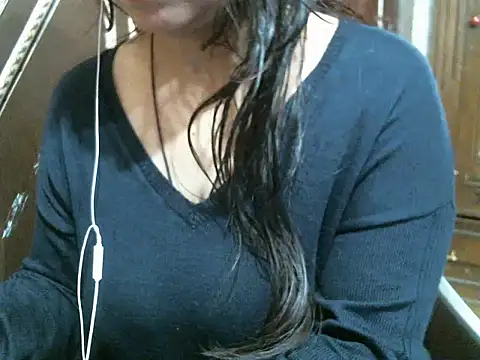 Snapshot of UrsMansi chatting on December 5, 7:38 am UrsMansi online show from December 5, 7:38 am