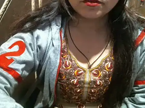 Snapshot of UrsMansi chatting on December 18, 6:57 pm UrsMansi online show from December 18, 6:57 pm