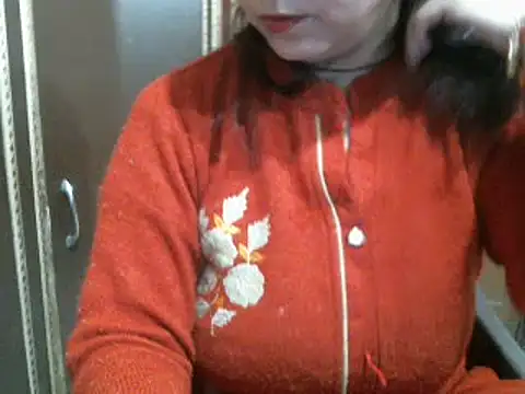 Snapshot of UrsMansi chatting on December 20, 4:53 am UrsMansi online show from December 20, 4:53 am