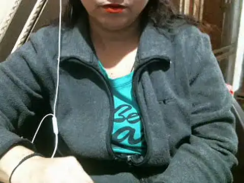 Snapshot of UrsMansi chatting on January 8, 5:27 am UrsMansi online show from January 8, 5:27 am