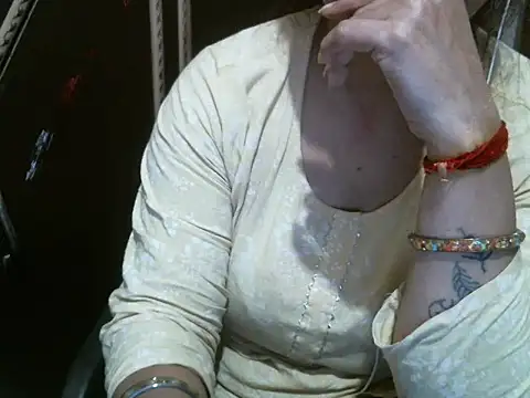 Snapshot of UrsMansi chatting on November 7, 3:50 am UrsMansi online show from November 7, 3:50 am