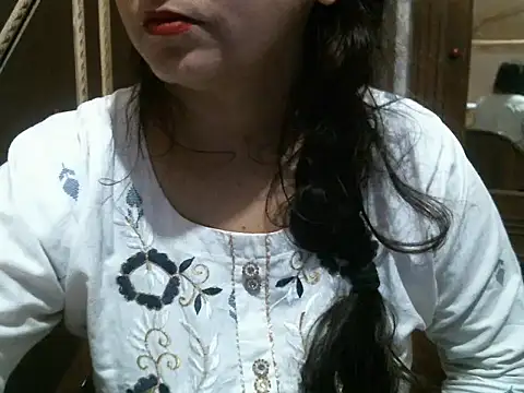 Snapshot of UrsMansi chatting on November 11, 4:34 am UrsMansi online show from November 11, 4:34 am