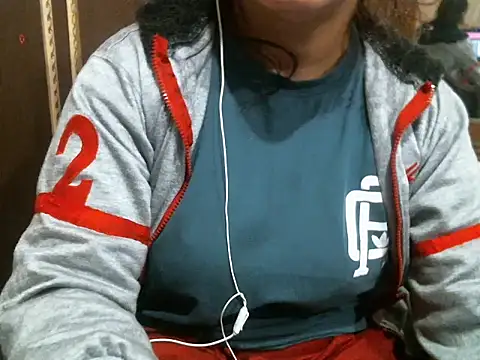 Snapshot of UrsMansi chatting on December 21, 7:04 am UrsMansi online show from December 21, 7:04 am