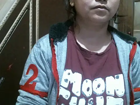 Snapshot of UrsMansi chatting on February 1, 5:39 am UrsMansi online show from February 1, 5:39 am