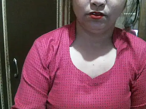 Snapshot of UrsMansi chatting on February 15, 10:50 pm UrsMansi online show from February 15, 10:50 pm