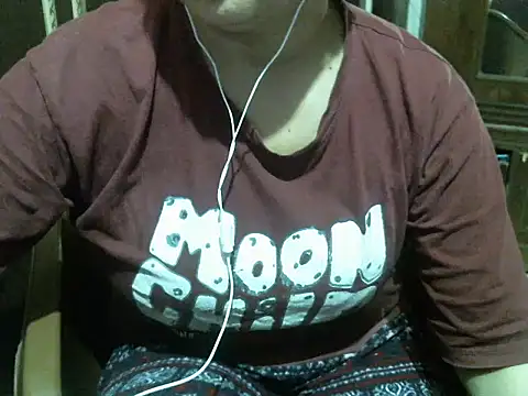 Snapshot of UrsMansi chatting on February 24, 7:39 am UrsMansi online show from February 24, 7:39 am