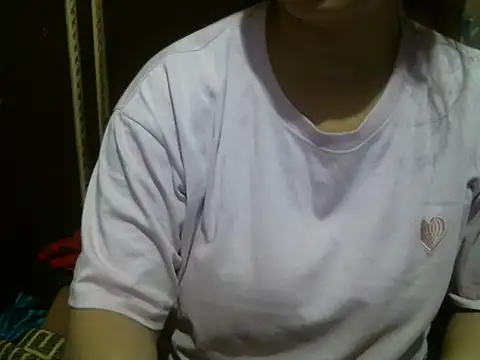 Snapshot of UrsMansi chatting on March 23, 3:32 am UrsMansi online show from March 23, 3:32 am