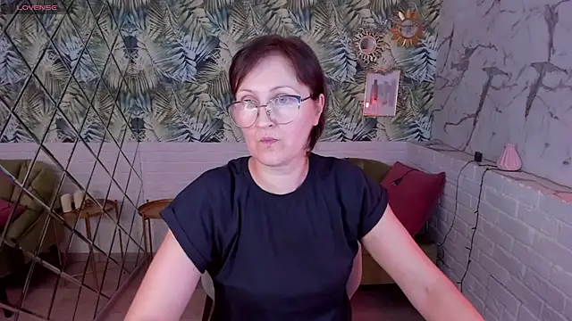 Paris Cherry online show from January 6, 11:20 pm