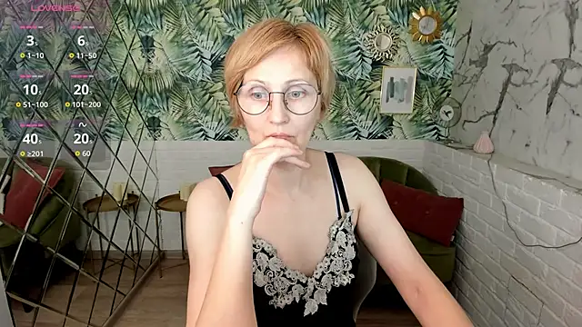 Snapshot of Paris_Cherry chatting on May 10, 1:05 pm Paris Cherry online show from May 10, 1:05 pm