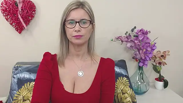 DoreenSexy online show from January 2, 1:30 pm