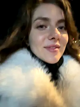 Snapshot of MariiD chatting on December 4, 3:43 pm MariiD online show from December 4, 3:43 pm