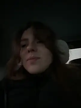 Snapshot of MariiD chatting on December 8, 7:05 am MariiD online show from December 8, 7:05 am