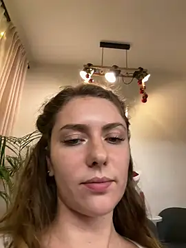 Snapshot of MariiD chatting on December 20, 2:27 pm MariiD online show from December 20, 2:27 pm