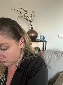 Anna Alexa online show from December 10, 1:00 pm