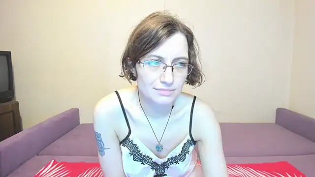 MarilynDream online show from March 16, 10:20 pm