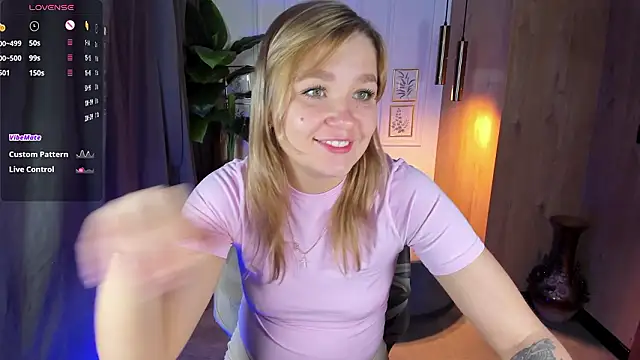 Snapshot of BellaDreamy chatting on March 30, 9:32 am BellaDreamy online show from March 30, 9:32 am