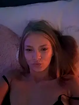 Snapshot of AnastasiaAniess chatting on December 1, 7:36 pm AnastasiaAniess online show from December 1, 7:36 pm
