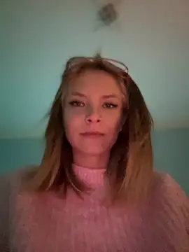 Snapshot of AnastasiaAniess chatting on December 3, 8:39 pm AnastasiaAniess online show from December 3, 8:39 pm