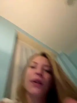 Snapshot of AnastasiaAniess chatting on December 6, 6:59 am AnastasiaAniess online show from December 6, 6:59 am