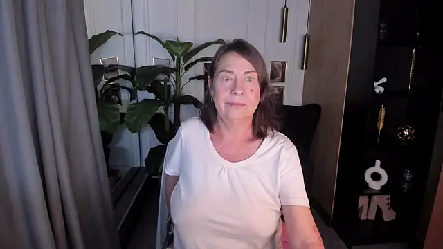 LindaPassionate online show from July 24, 5:22 pm