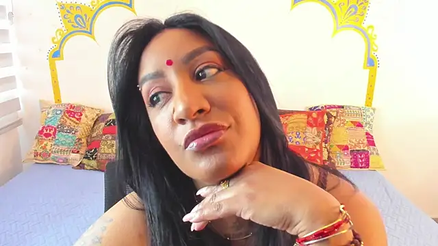 Snapshot of LadyNahir chatting on October 25, 8:36 pm LadyNahir online show from October 25, 8:36 pm