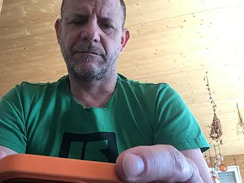 maxymloli online show from February 23, 1:42 pm