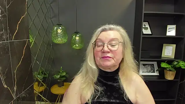 Snapshot of NataliMellow chatting on December 14, 7:25 pm NataliMellow online show from December 14, 7:25 pm