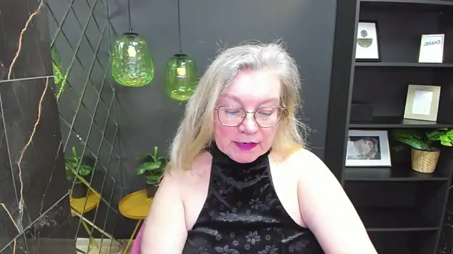 Snapshot of NataliMellow chatting on December 19, 4:57 pm NataliMellow online show from December 19, 4:57 pm