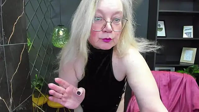 Snapshot of NataliMellow chatting on December 22, 1:22 pm NataliMellow online show from December 22, 1:22 pm