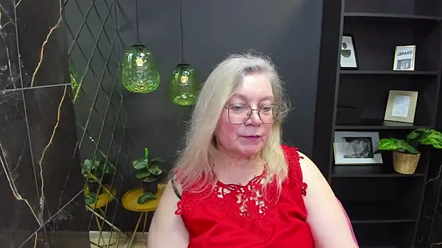 Snapshot of NataliMellow chatting on December 24, 4:30 pm NataliMellow online show from December 24, 4:30 pm