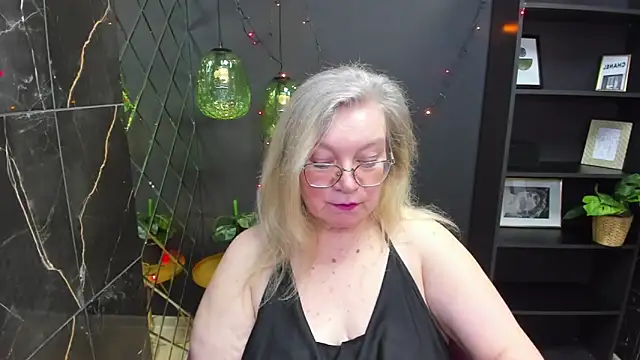 Snapshot of NataliMellow chatting on January 4, 4:22 pm NataliMellow online show from January 4, 4:22 pm
