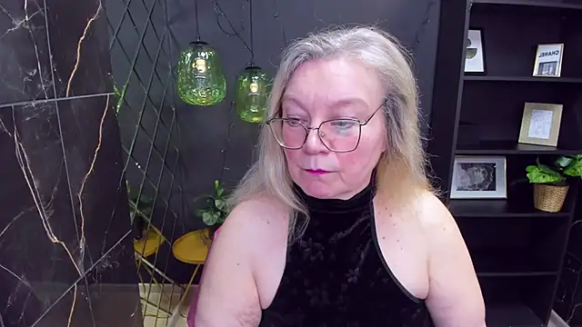 Snapshot of NataliMellow chatting on January 11, 1:11 pm NataliMellow online show from January 11, 1:11 pm