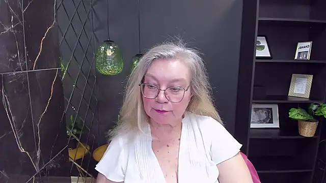Snapshot of NataliMellow chatting on January 18, 1:29 pm NataliMellow online show from January 18, 1:29 pm