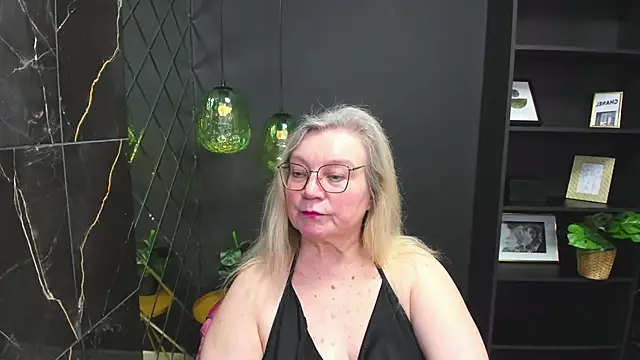 Snapshot of NataliMellow chatting on February 1, 4:11 pm NataliMellow online show from February 1, 4:11 pm