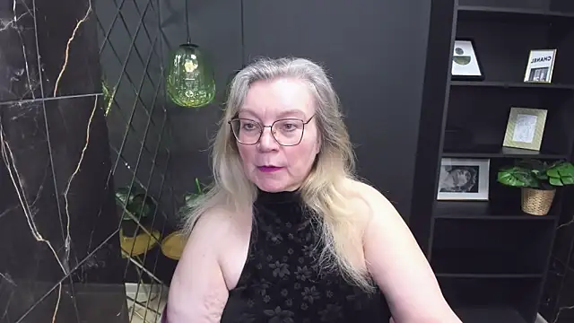 Snapshot of NataliMellow chatting on February 8, 1:11 pm NataliMellow online show from February 8, 1:11 pm