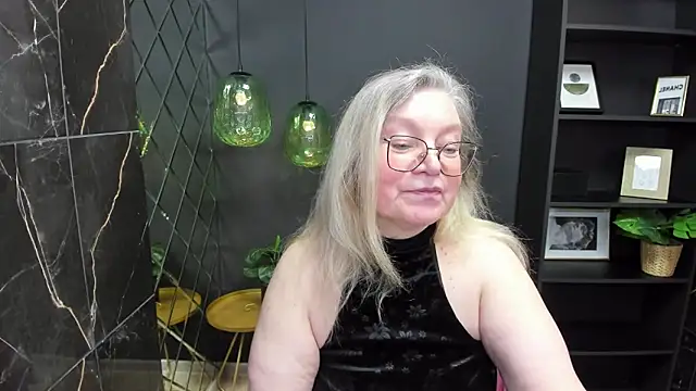 Snapshot of NataliMellow chatting on March 3, 3:53 pm NataliMellow online show from March 3, 3:53 pm