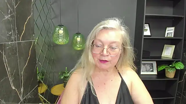 Snapshot of NataliMellow chatting on October 4, 3:21 pm NataliMellow online show from October 4, 3:21 pm
