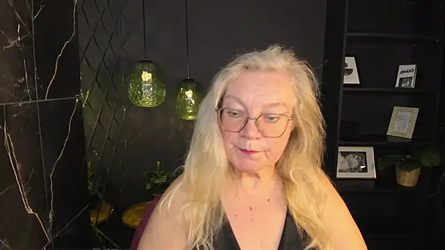 Snapshot of NataliMellow chatting on October 5, 1:20 pm NataliMellow online show from October 5, 1:20 pm