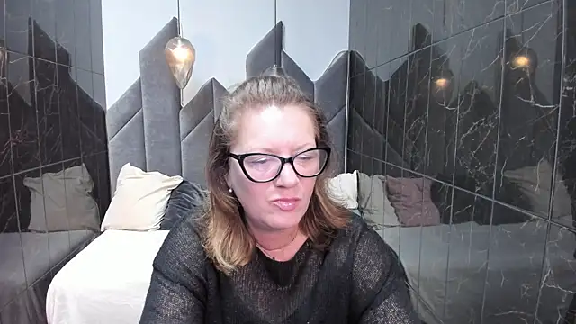 Snapshot of LeaPure chatting on September 28, 5:24 am LeaPure online show from September 28, 5:24 am