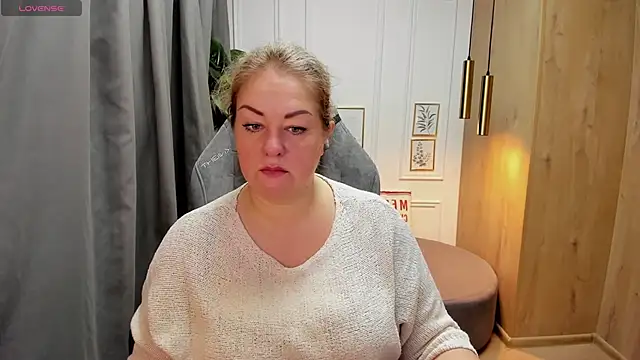Snapshot of JenniferLight chatting on January 20, 7:14 pm JenniferLight online show from January 20, 7:14 pm